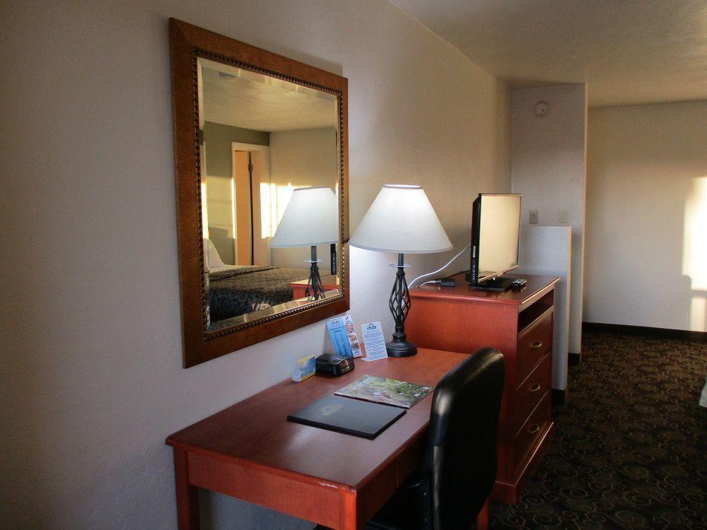 King Room - Non-Smoking