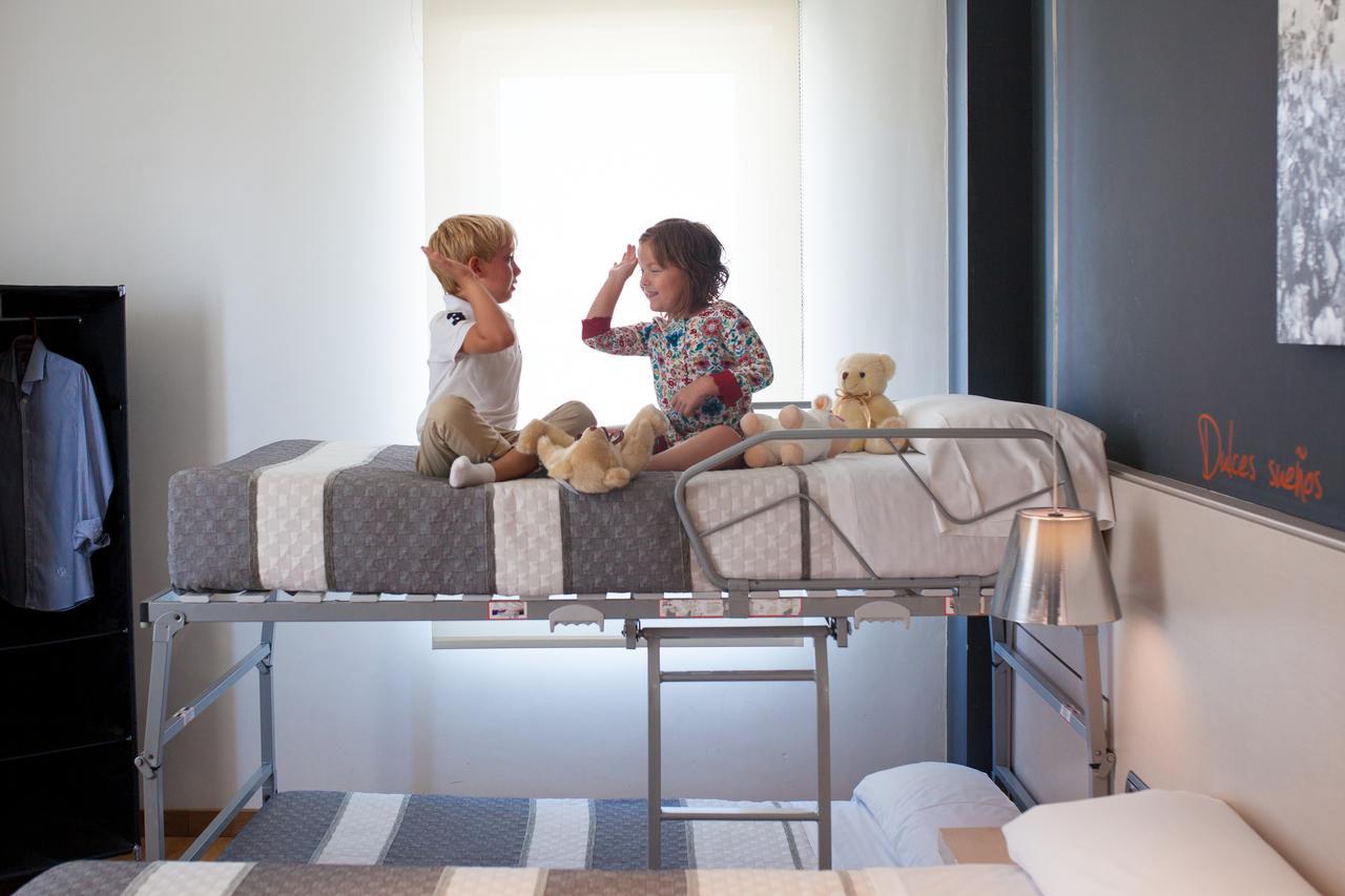 Chambre Familiale - Parking Gratuit