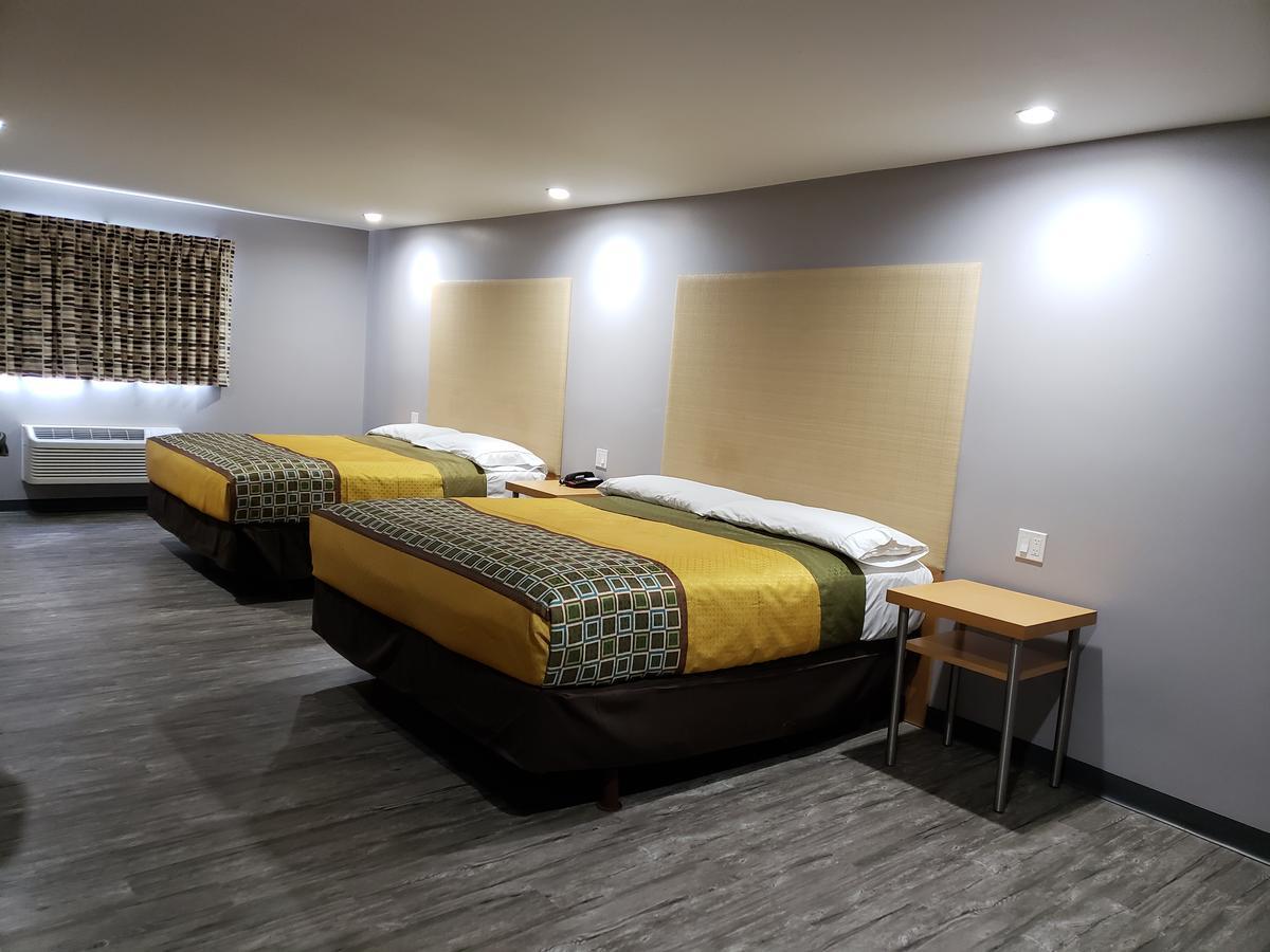 King Room with Two King Beds,644857458:JPEG