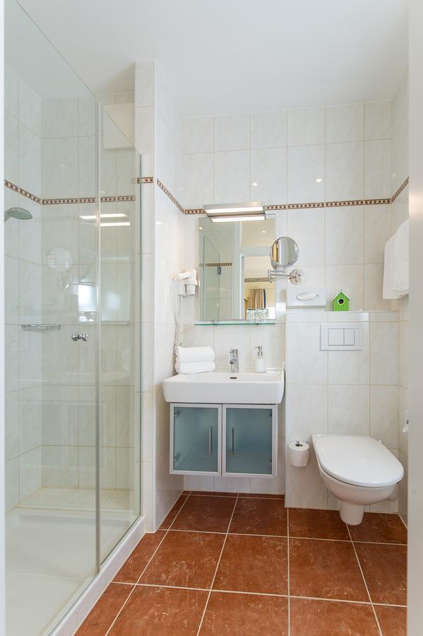 Kleines Doppelzimmer mit einem Balkon und Seeblick