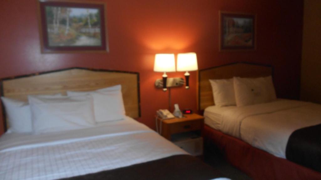 Queen Room with Two Queen Beds - Non-Smoking