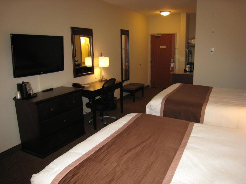 Queen Room with Two Queen Beds - Non-Smoking