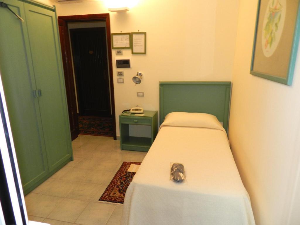Single Room with Internal View