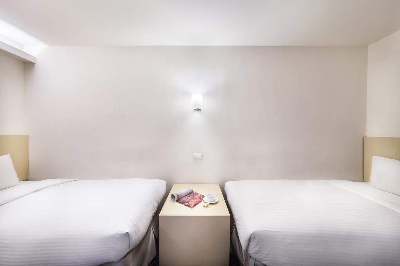Standard Twin Room with No Window