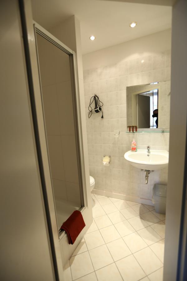 Single Room,645620793:JPEG