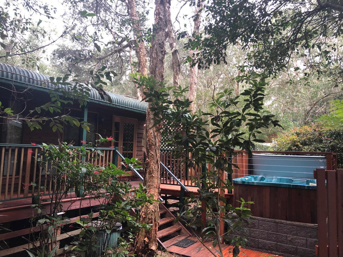 Two-Bedroom Cottage with Hot Tub