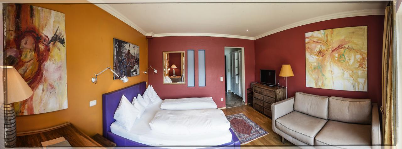 Deluxe Double Room with Lake View and Balcony