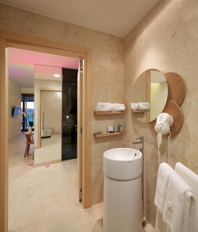 Double or Twin Room with Sea View