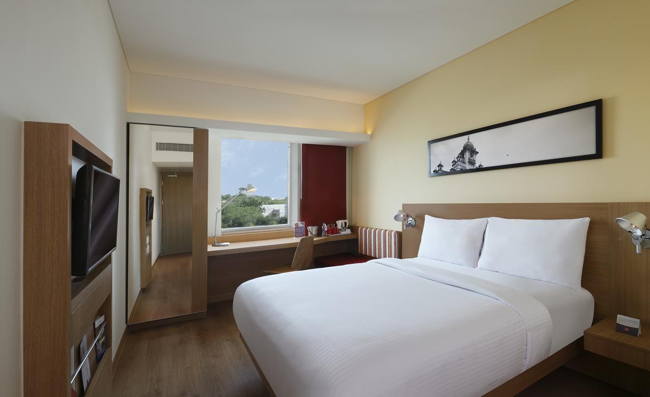 Standard Queen Room
