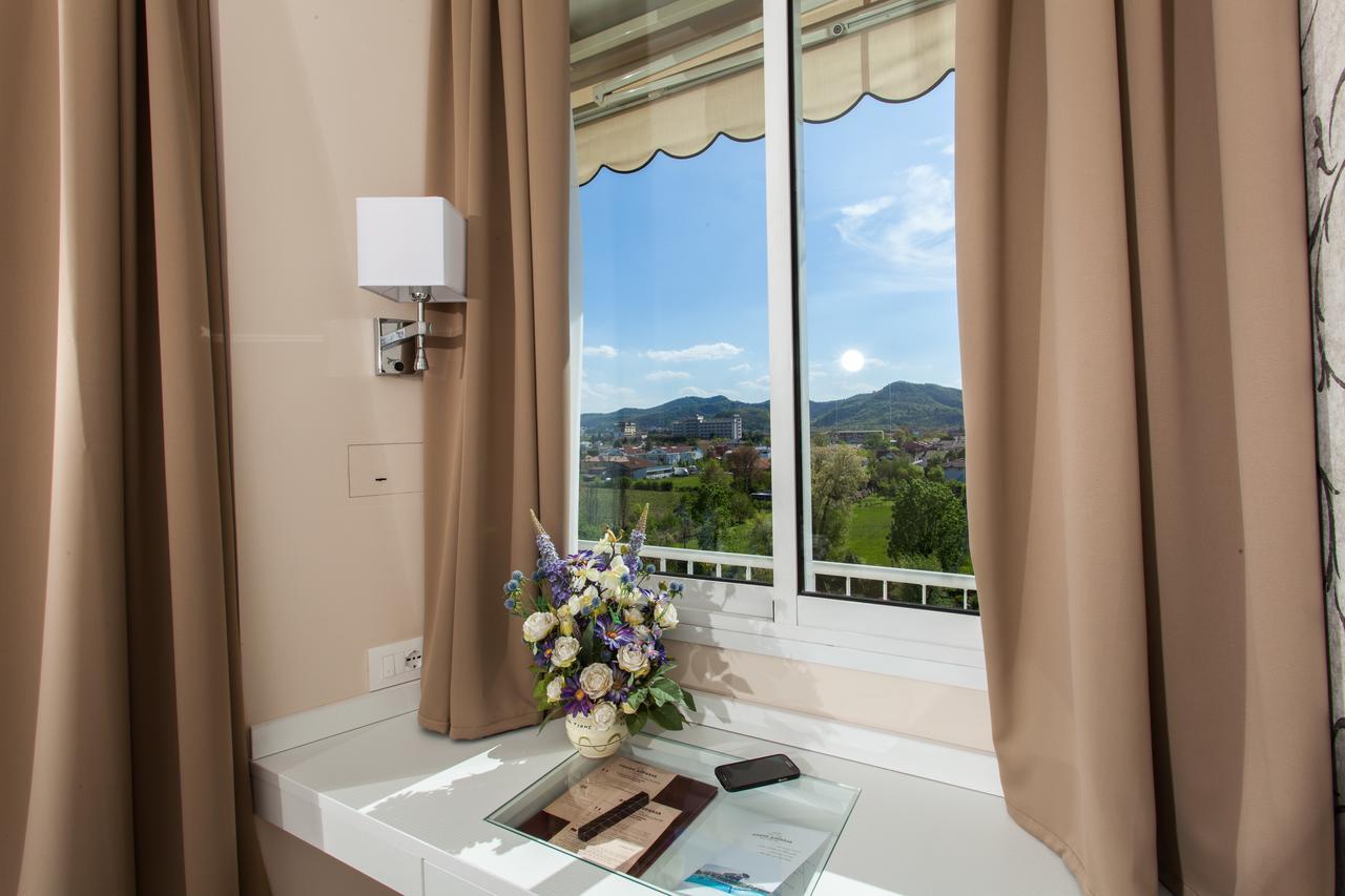 Chambre Double ou Lits Jumeaux Deluxe Supérieure