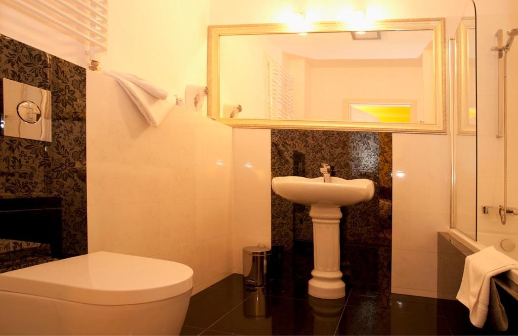 Classic Double Room with Patio View