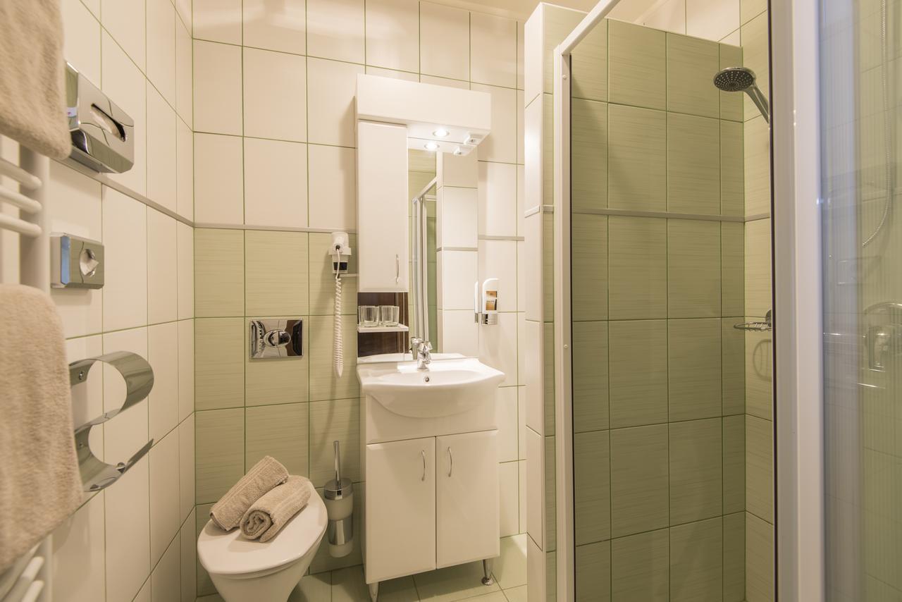 Kleines Comfort Doppelzimmer mit Balkon