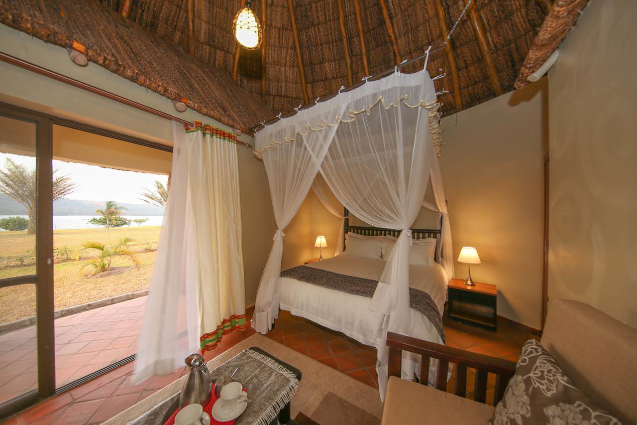 Triple Room with Lake View