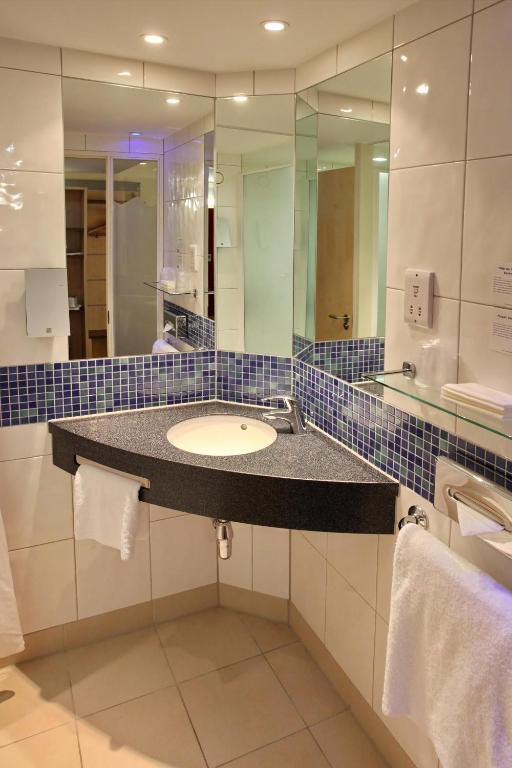 Standard Room with Free Hot Breakfast
