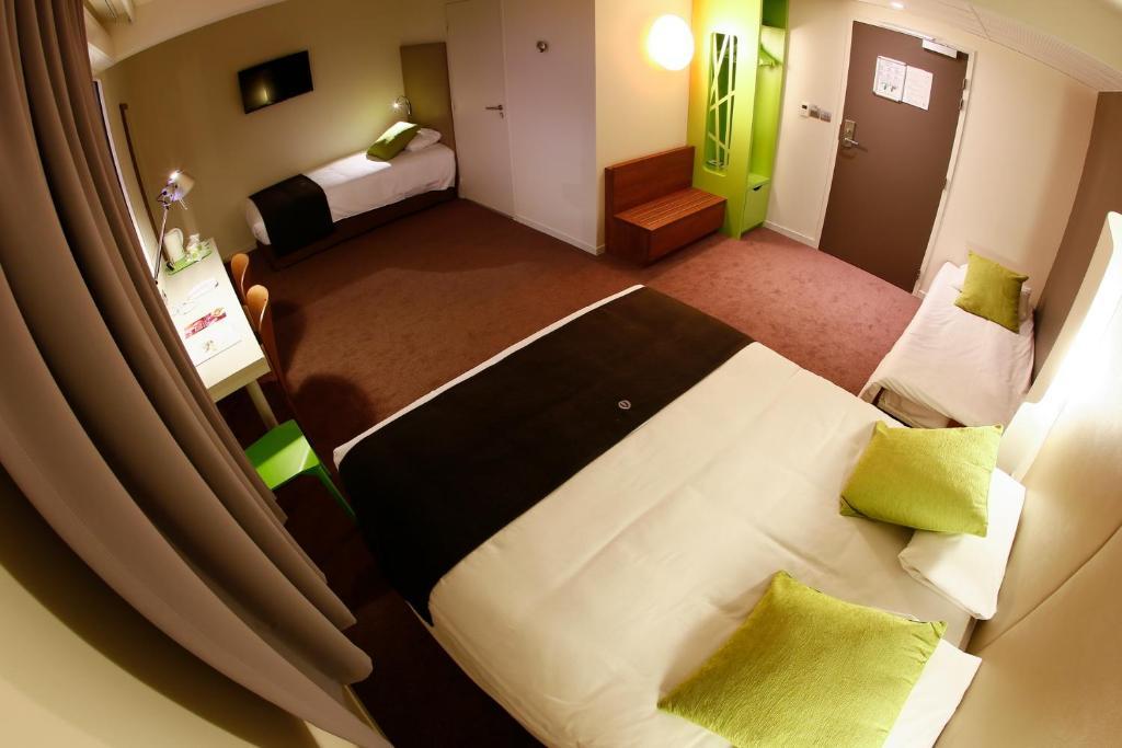 Standard Room with Three Single Beds