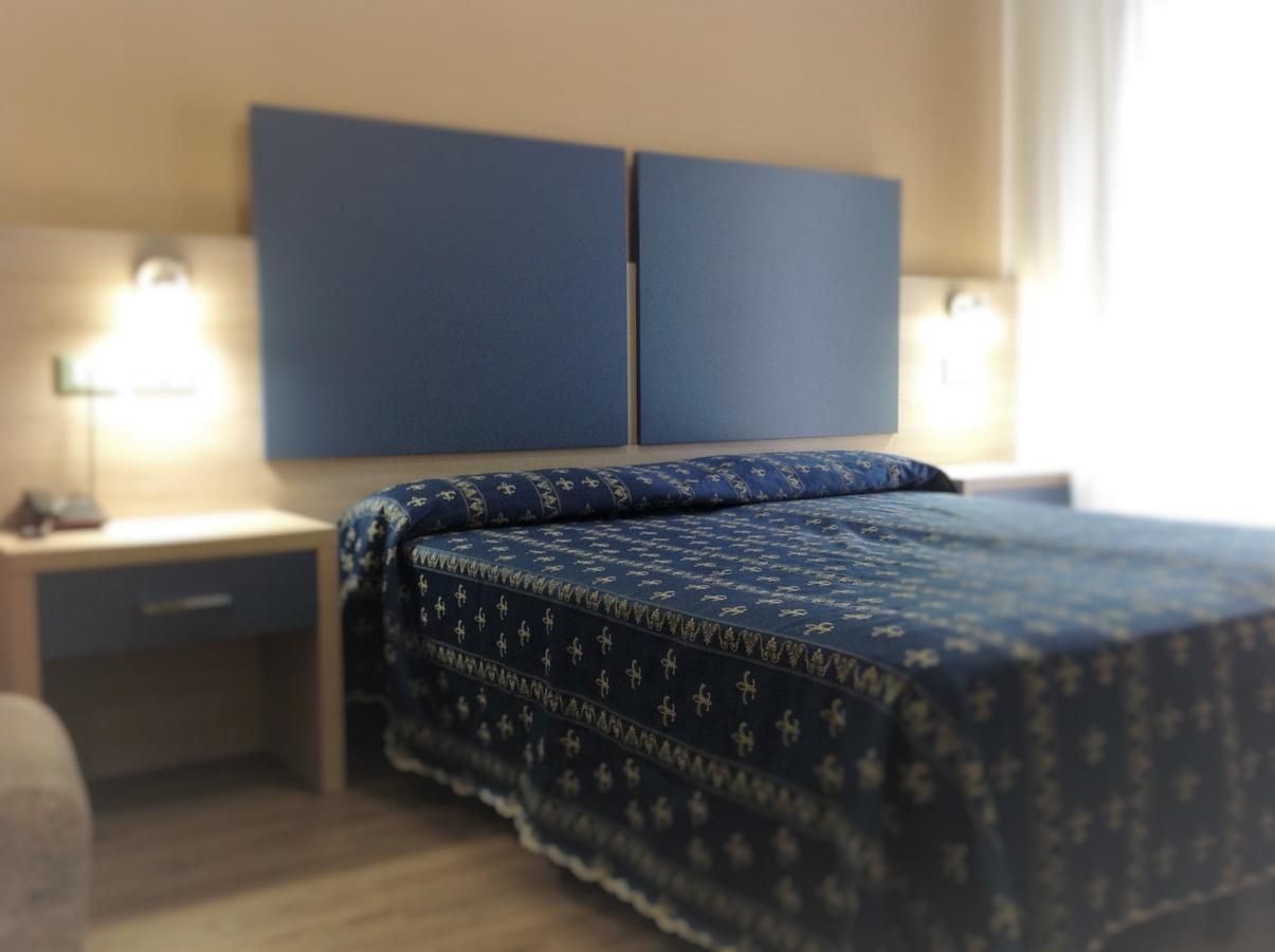 Doppelzimmer mit Balkon