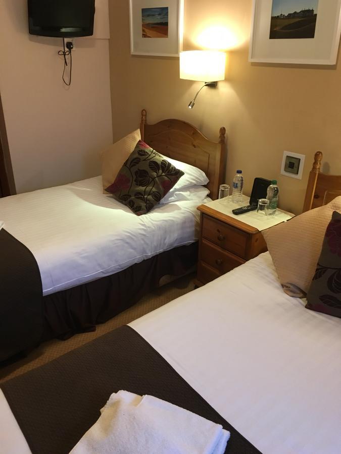 Standard Twin Room,649231863:JPEG