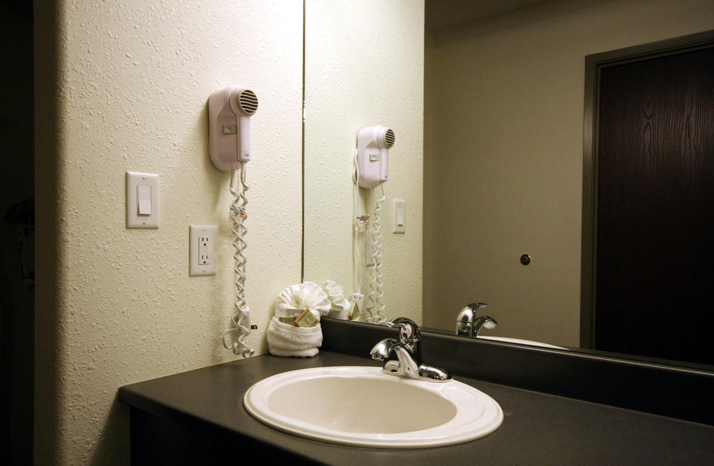 King Room - Non-Smoking