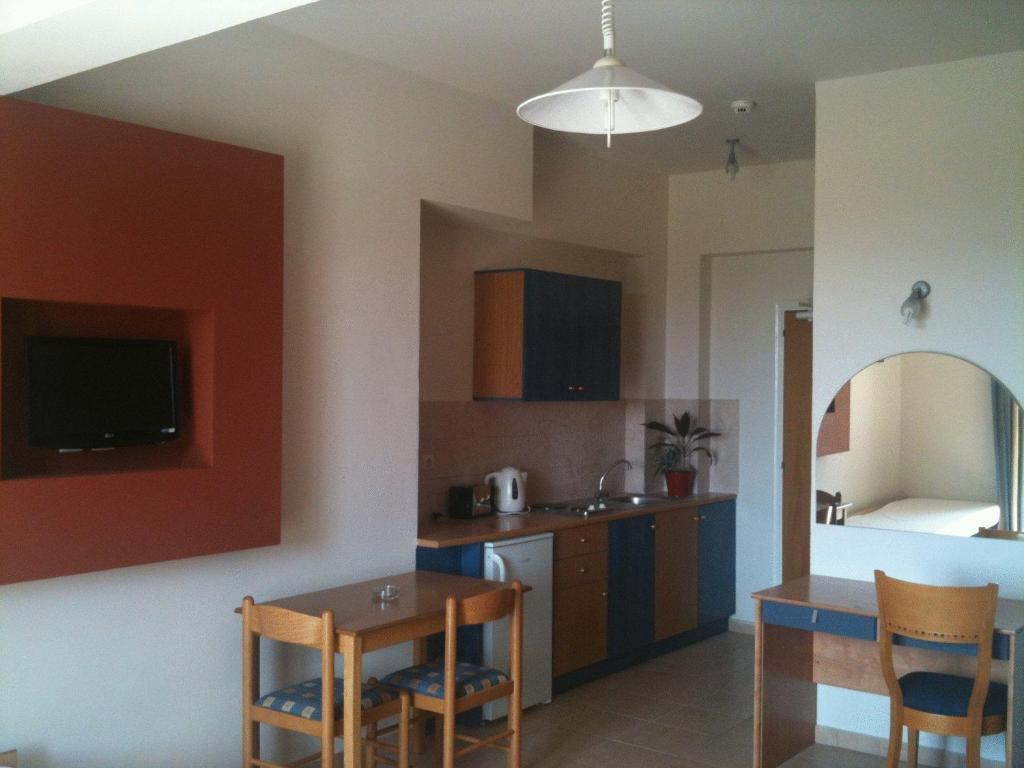 Studio (2 Adults)