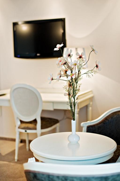Deluxe Apartment (2 Adults)