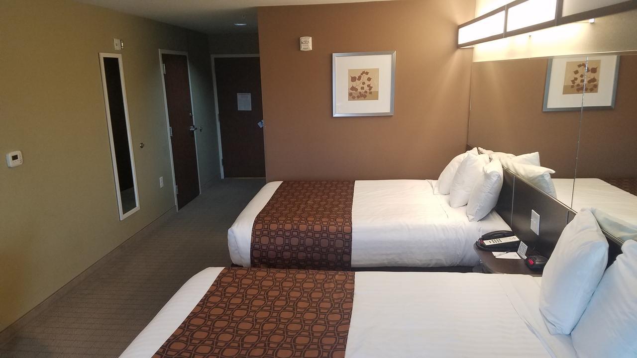 Queen Room - Mobility Access/Non-Smoking