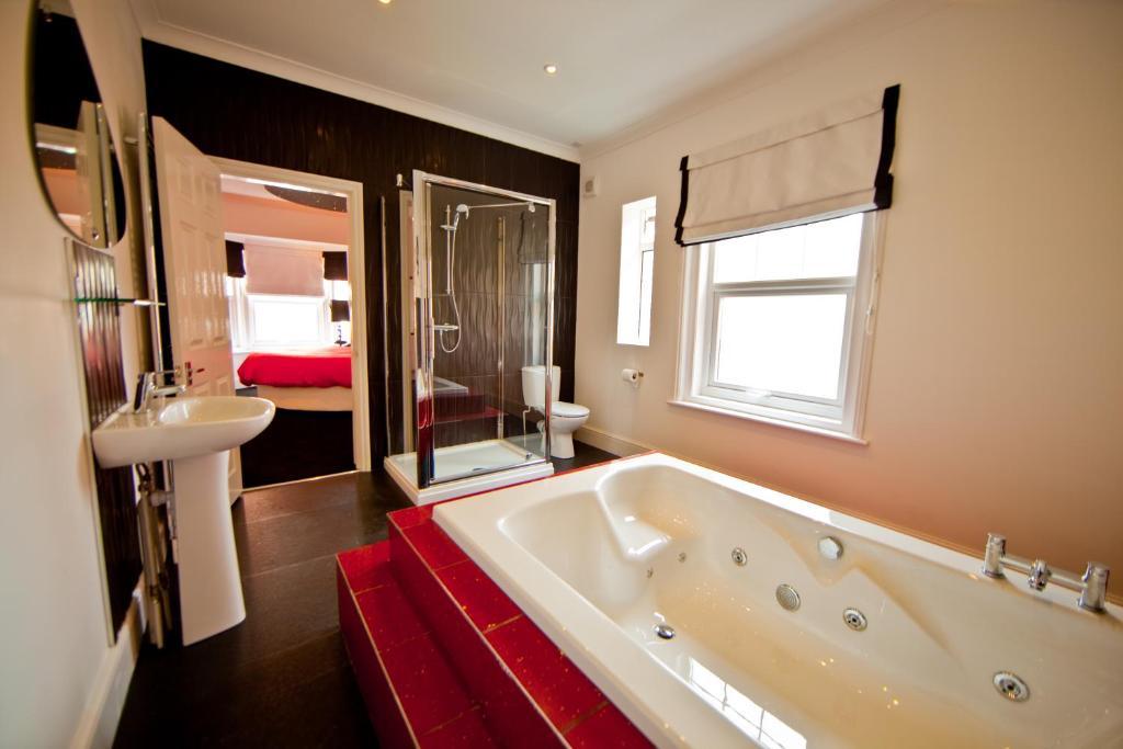 Luxury Double Room With Jacuzzi Bath