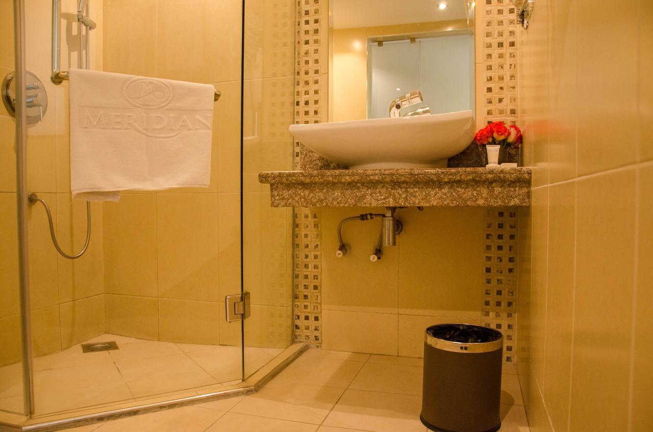 King Suite with Kitchenette,695160195:JPEG