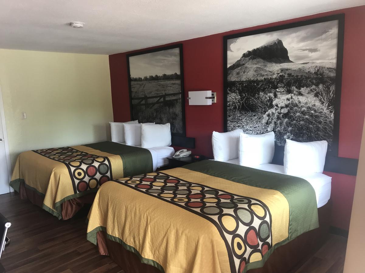 Queen Room with Two Queen Beds and Roll-in Shower - Mobility Accessible/Non-Smoking