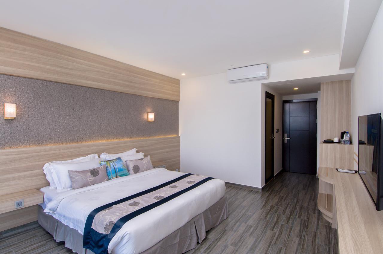 Honeymoon Room with Balcony and Seaview