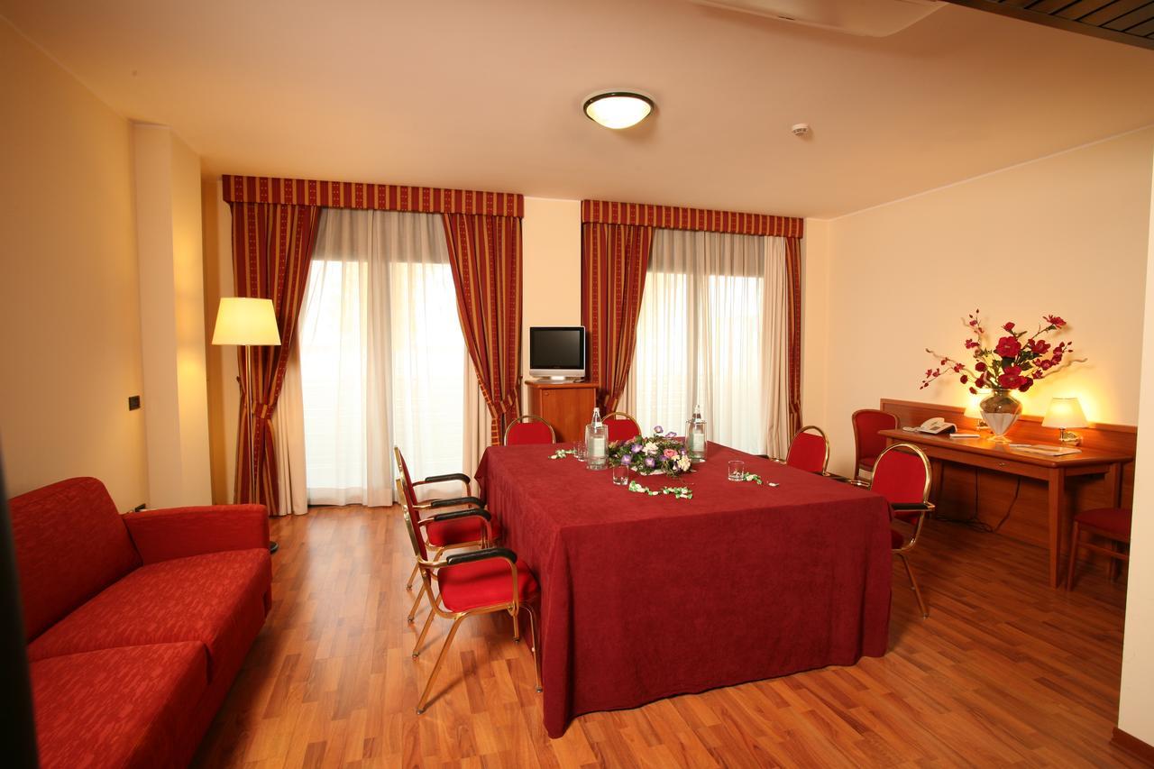 Family Junior Suite (2 Adults + 2 Children)