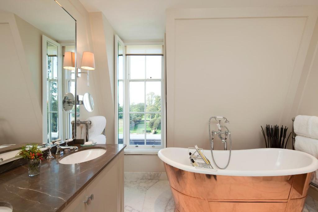 Premium Suite - Main Building