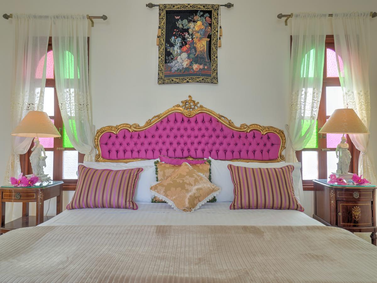 King Suite with Pool View - Anita