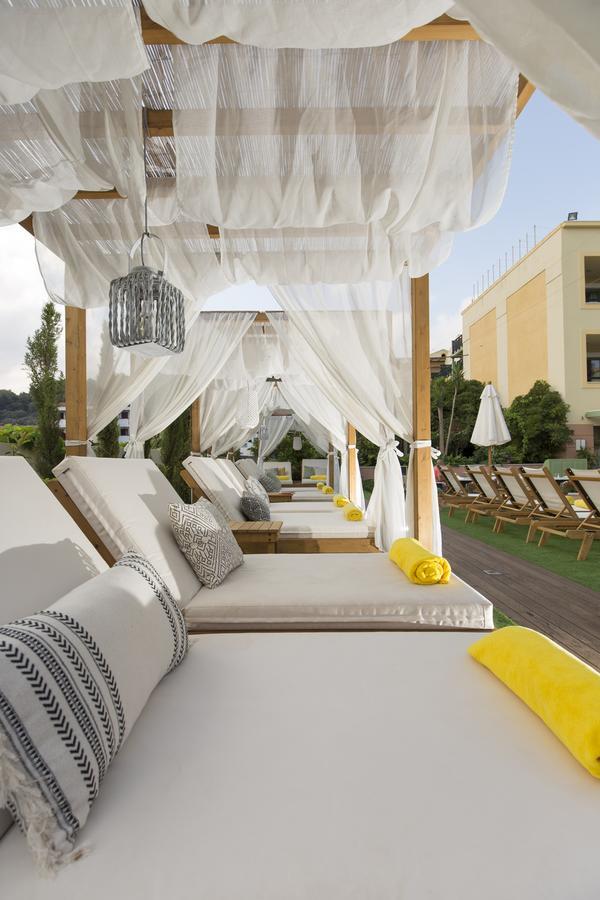 Double or Twin Room with Sea View