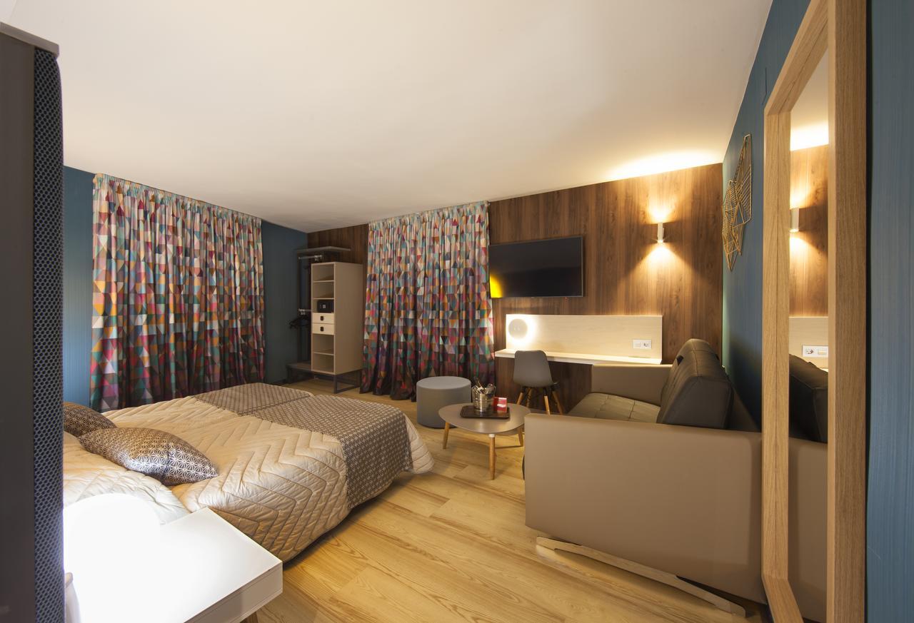 Suite Júnior (3 Adultos + 1 Criança)