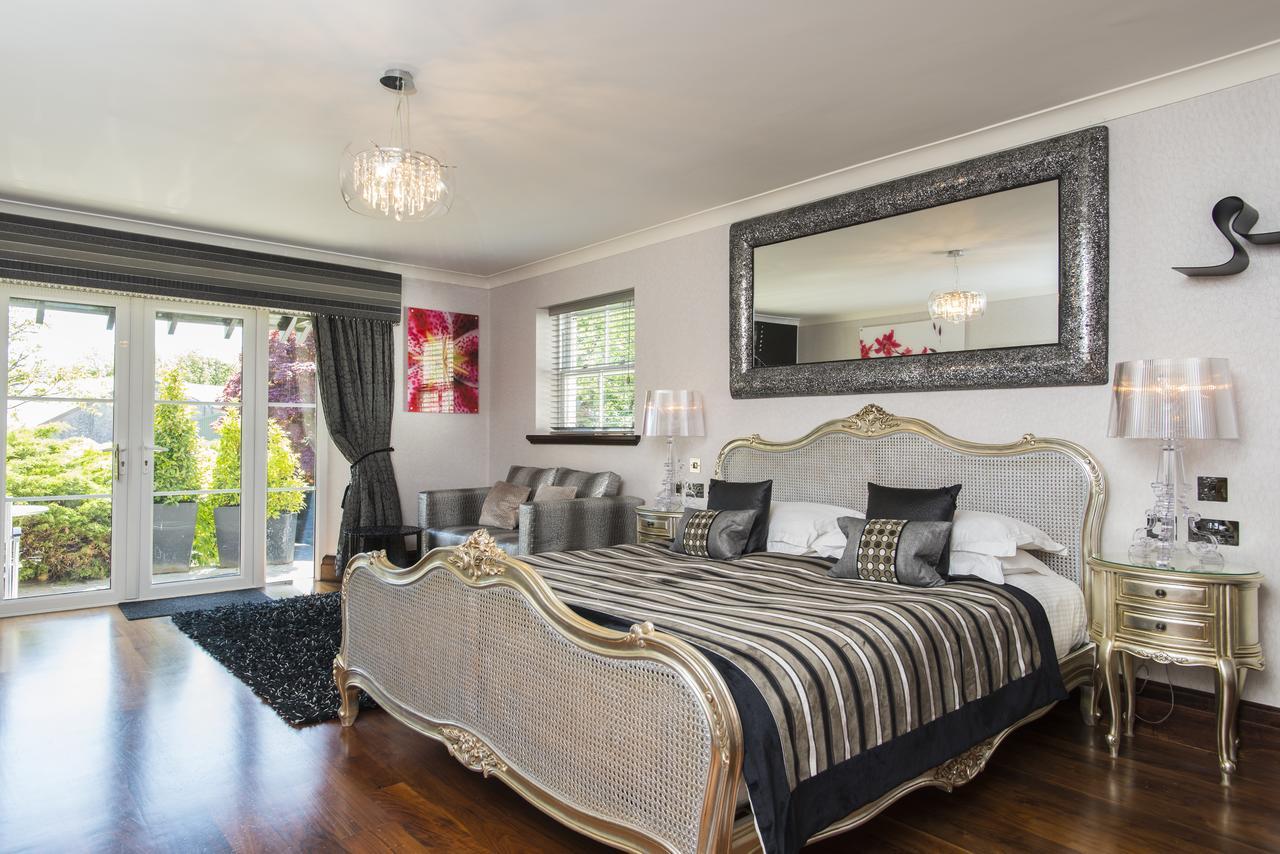 Ambleside King Suite with Spa Bath