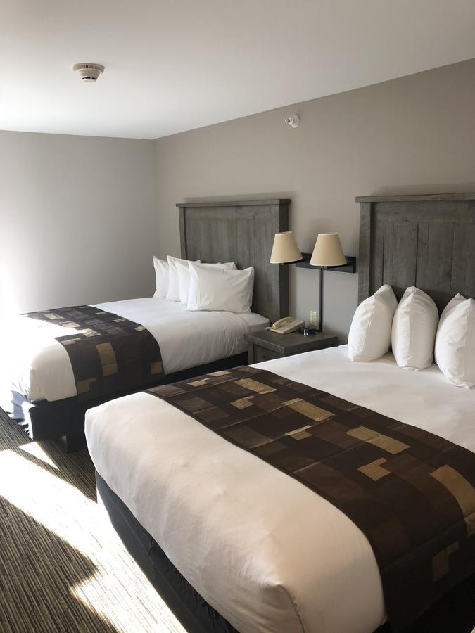 Deluxe Queen Room with Two Queen Beds