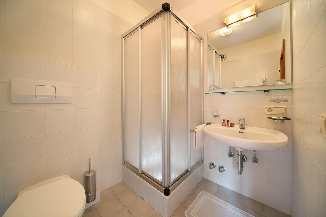 Doppelzimmer mit Balkon