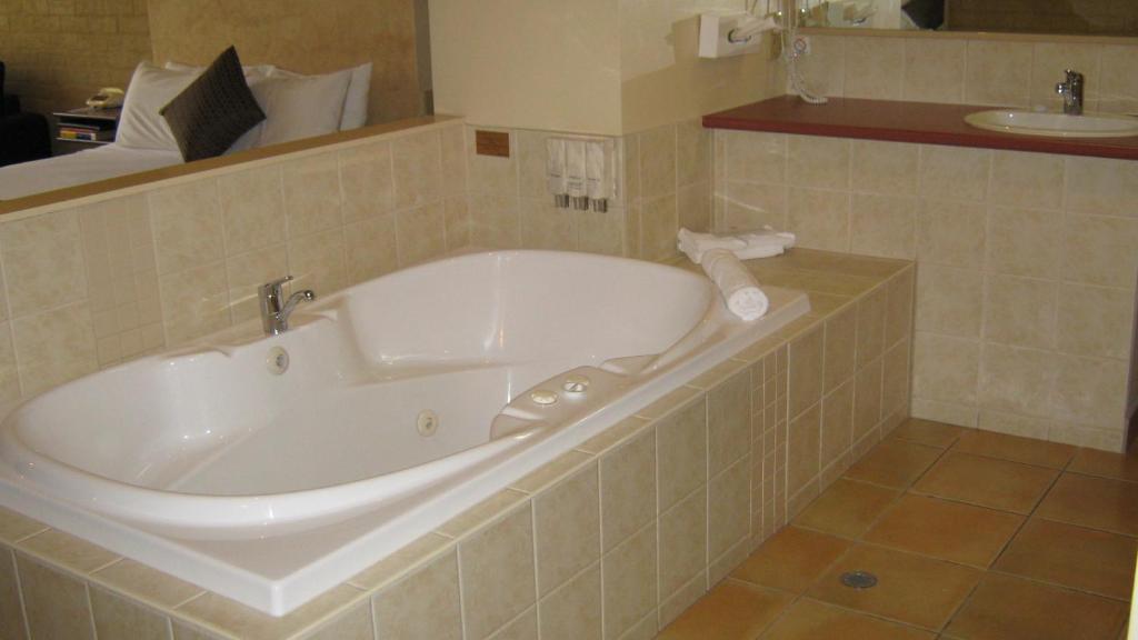 Comfort Twin Room with Spa Bath