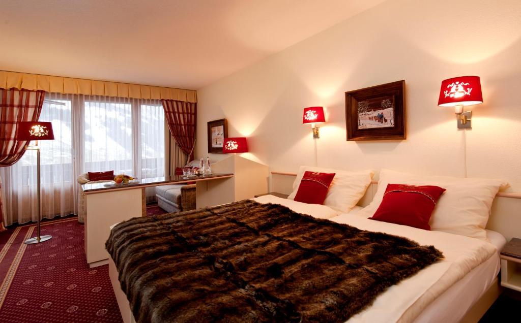 Deluxe Tweepersoonskamer met 1 of 2 Bedden en Uitzicht op de Bergen