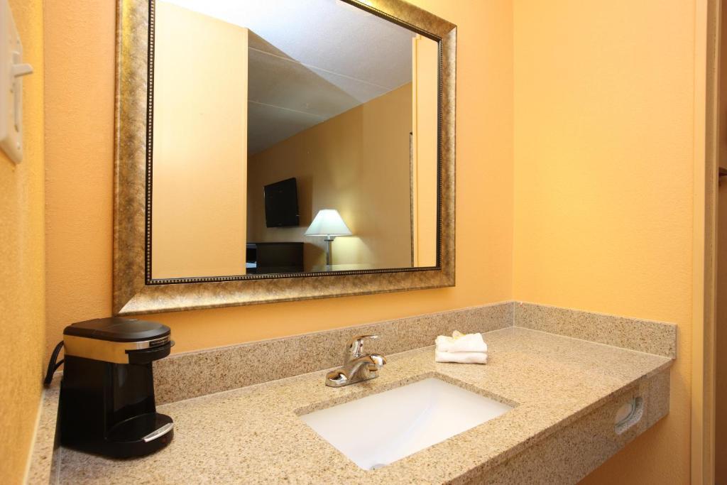 Double Room with Two Double Beds - Non-Smoking