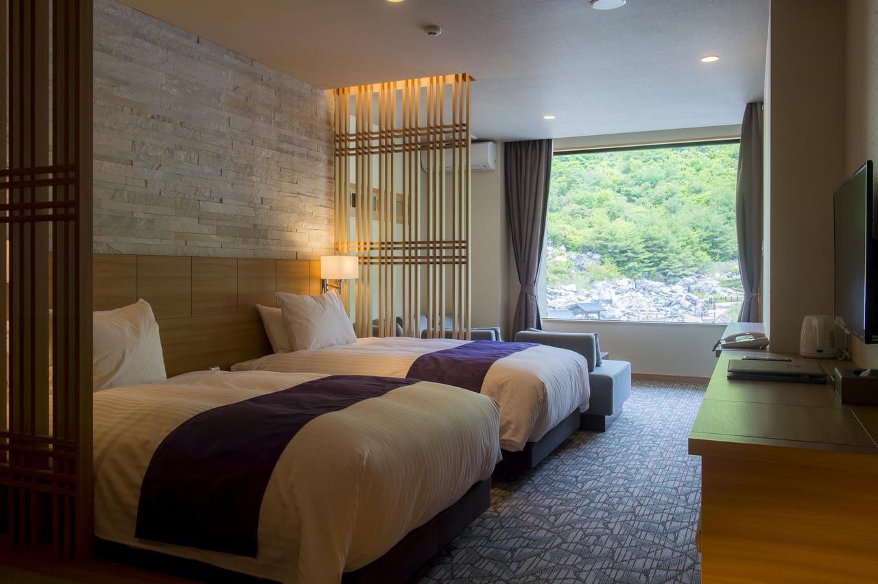 Universal Room with Terrace