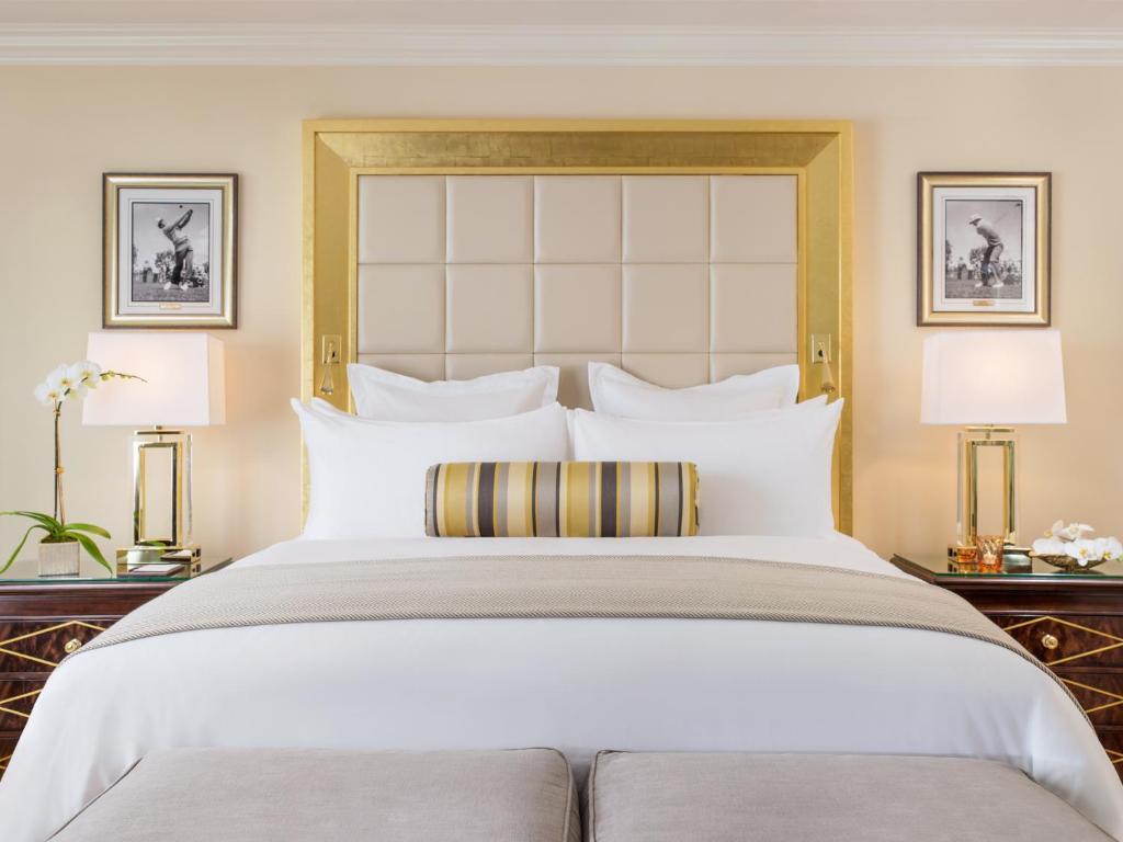 Deluxe Room with King Bed