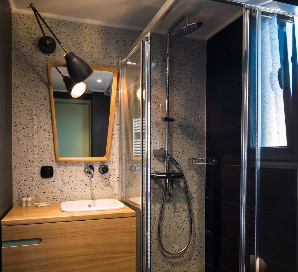 Deluxe Queen Suite