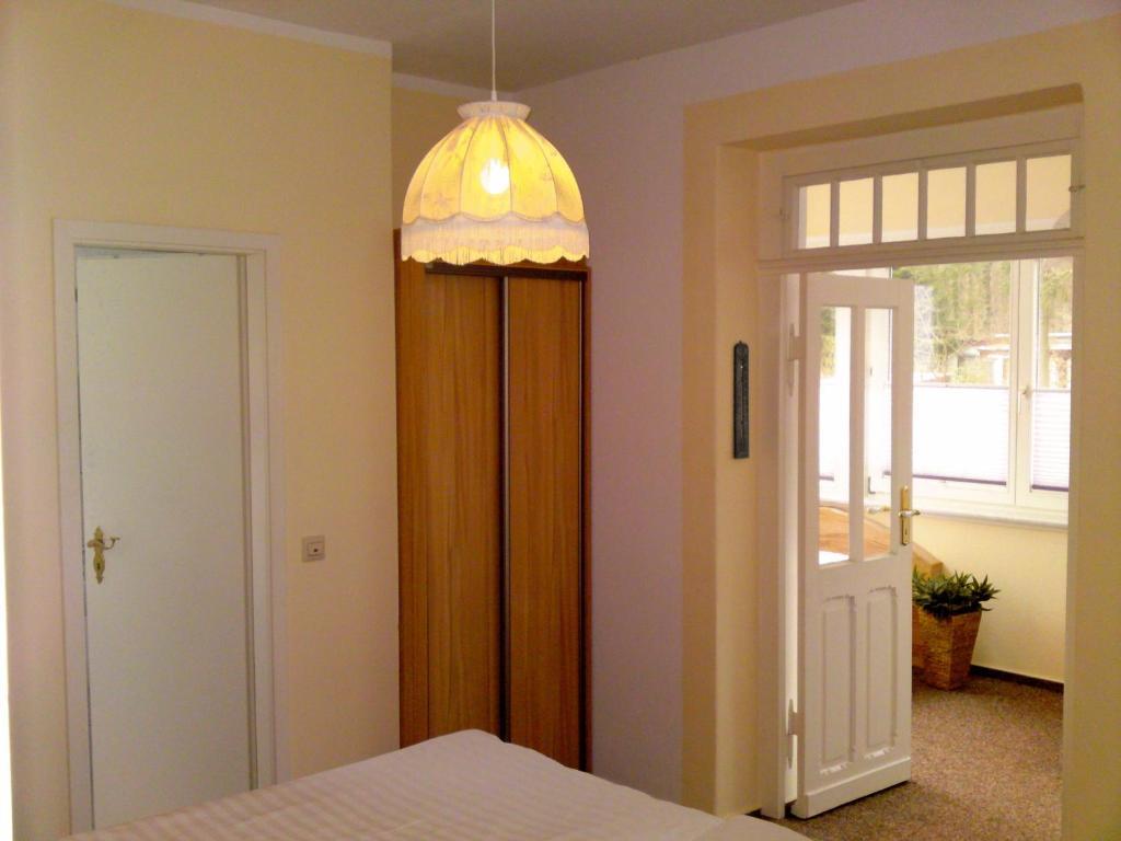 Doppelzimmer mit Balkon