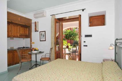 Studio (4 Adults)