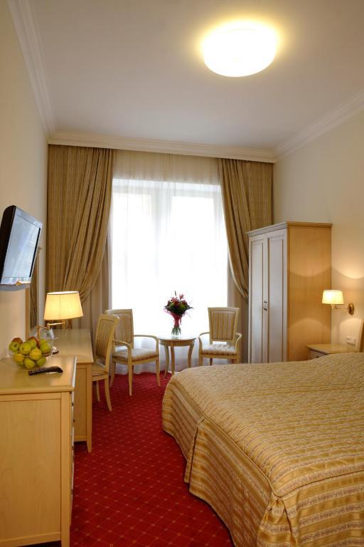 Comfort Double Room or Twin Room with Wellness and Swimming Pool Access