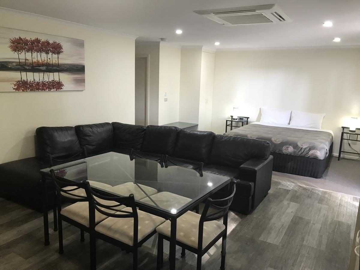Large Family Room (6 Pax)