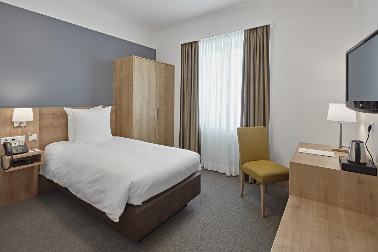 Standard Single Room with Shower,662193066:JPEG