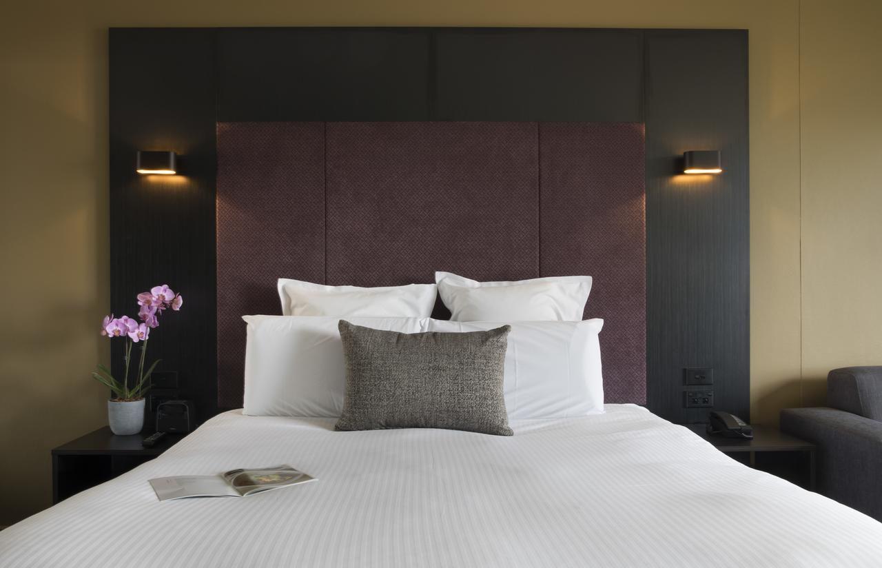 Superior Queen Room with Hyde Park View,1717030133:JPEG