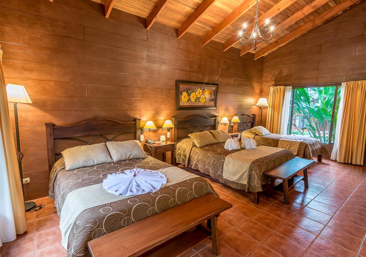 Family Chalet,662098122:JPEG